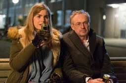 Szenenfoto mit Link zum Trailer