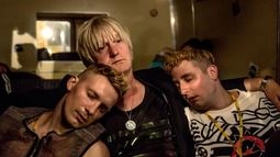 Szenenfoto und Trailer-Link